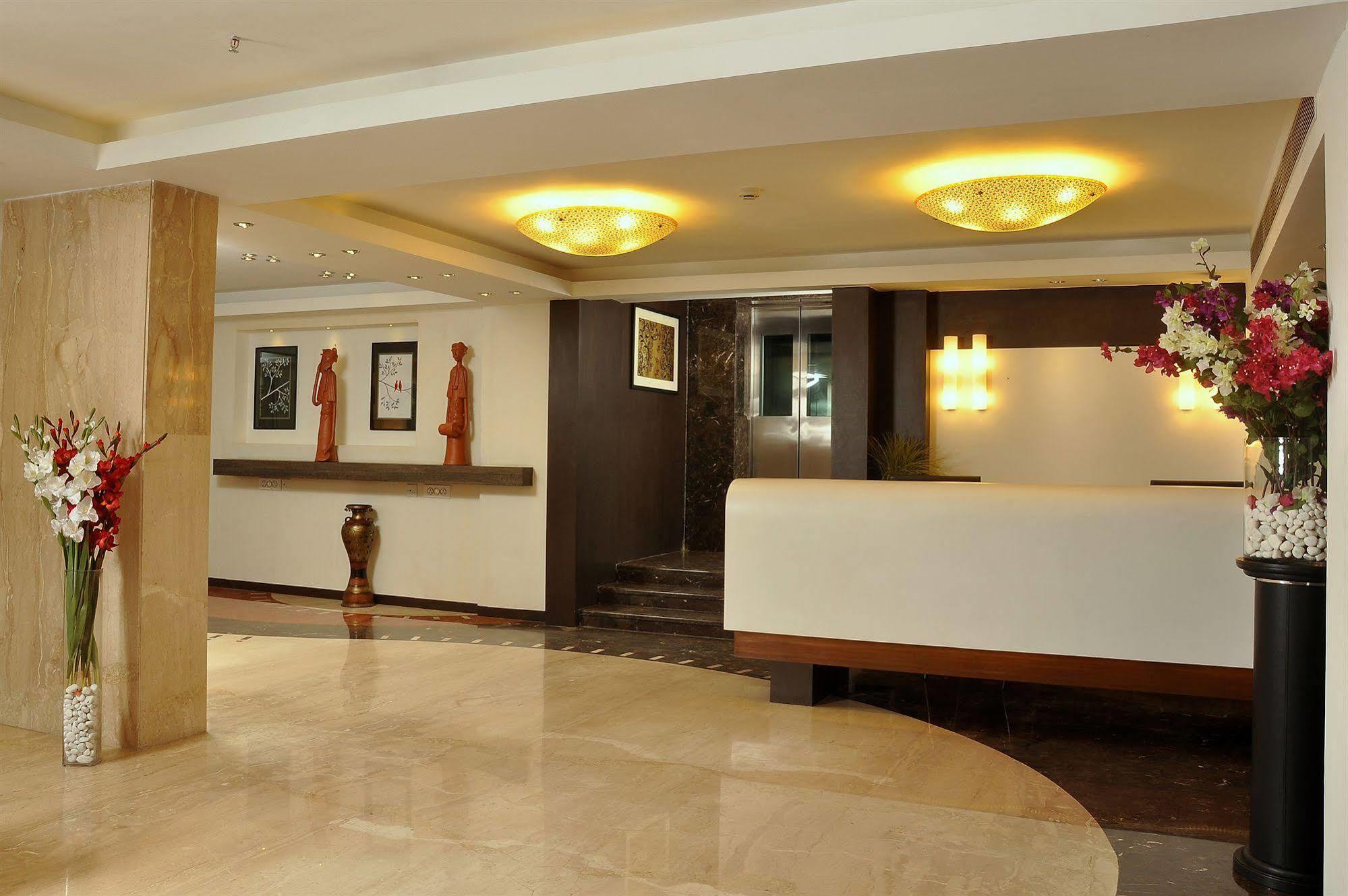 Hotel Niharika Kalkutta Exterior foto