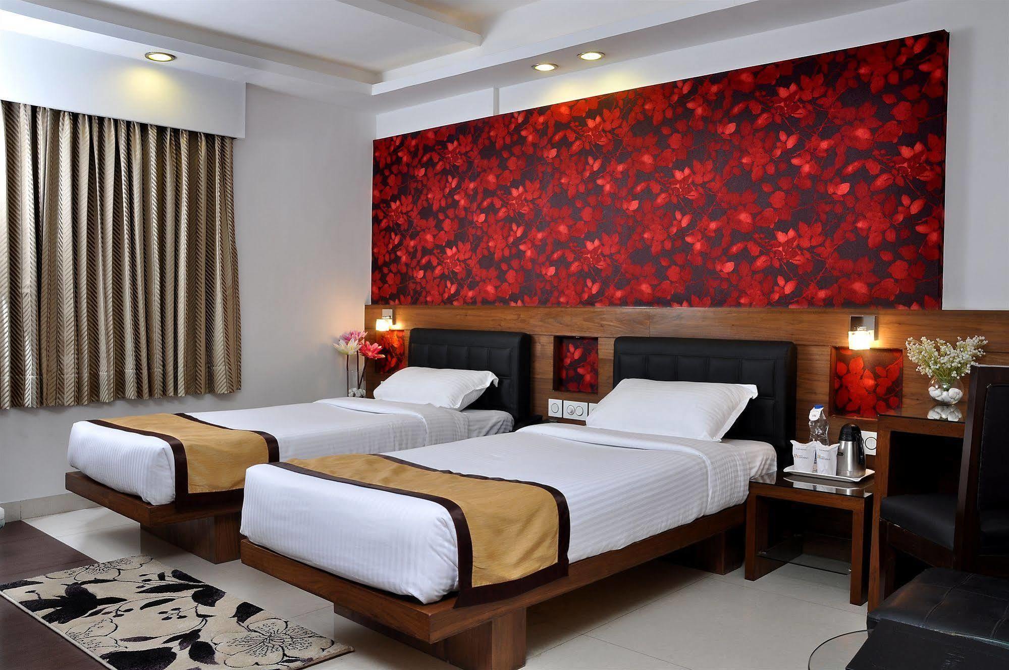 Hotel Niharika Kalkutta Exterior foto